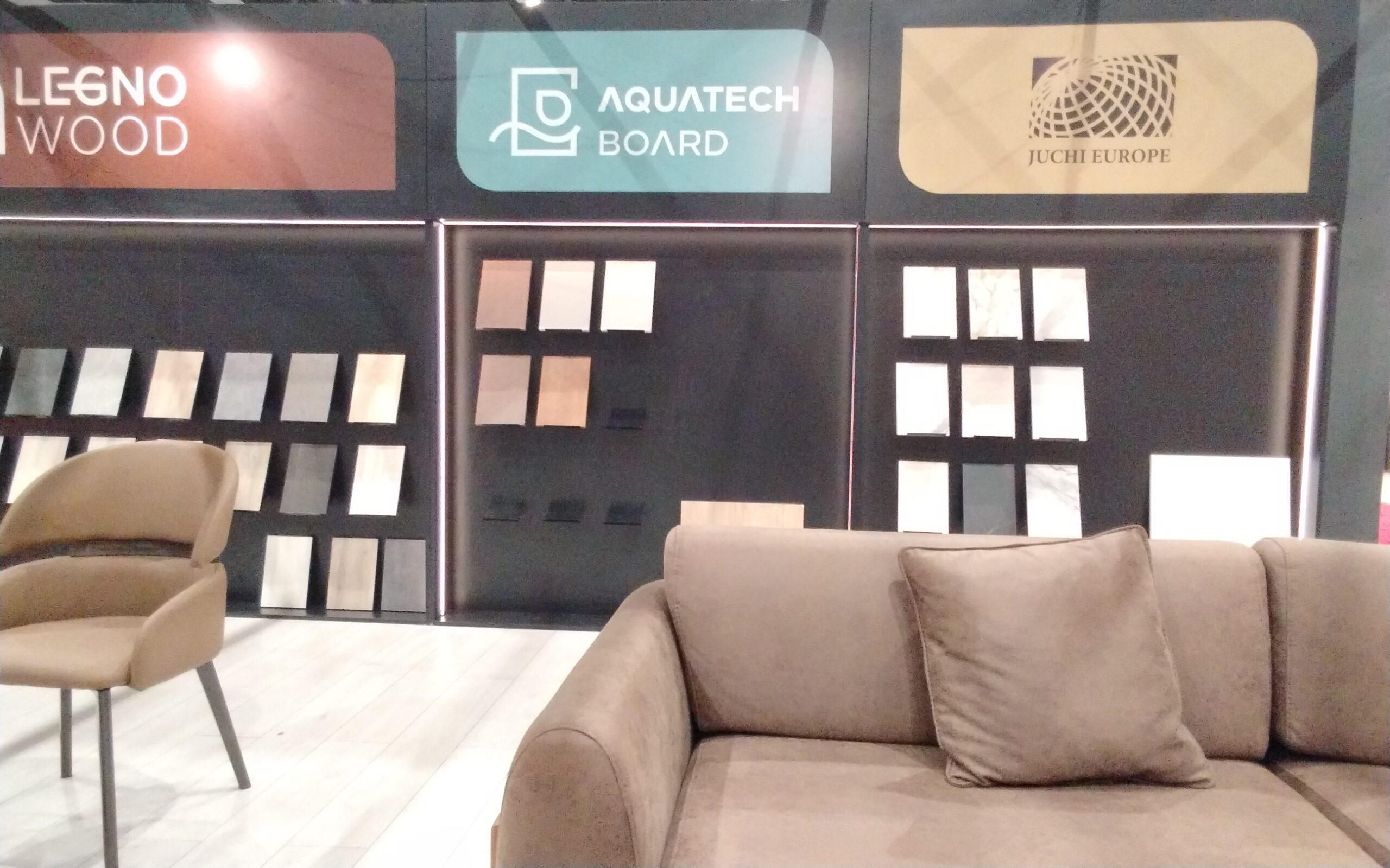 مؤسسة آي للخزائن التجارية